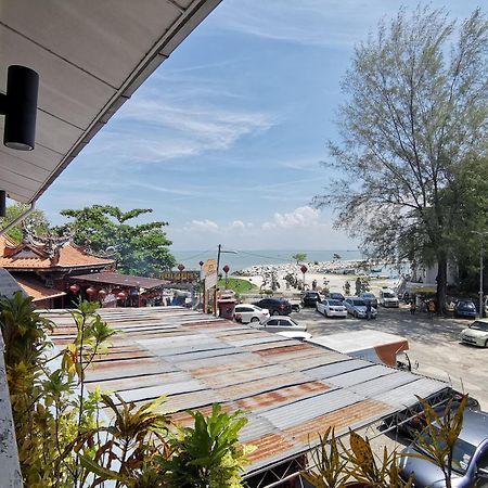 8 Boutique By The Sea Hotel Tanjung Tokong Екстериор снимка