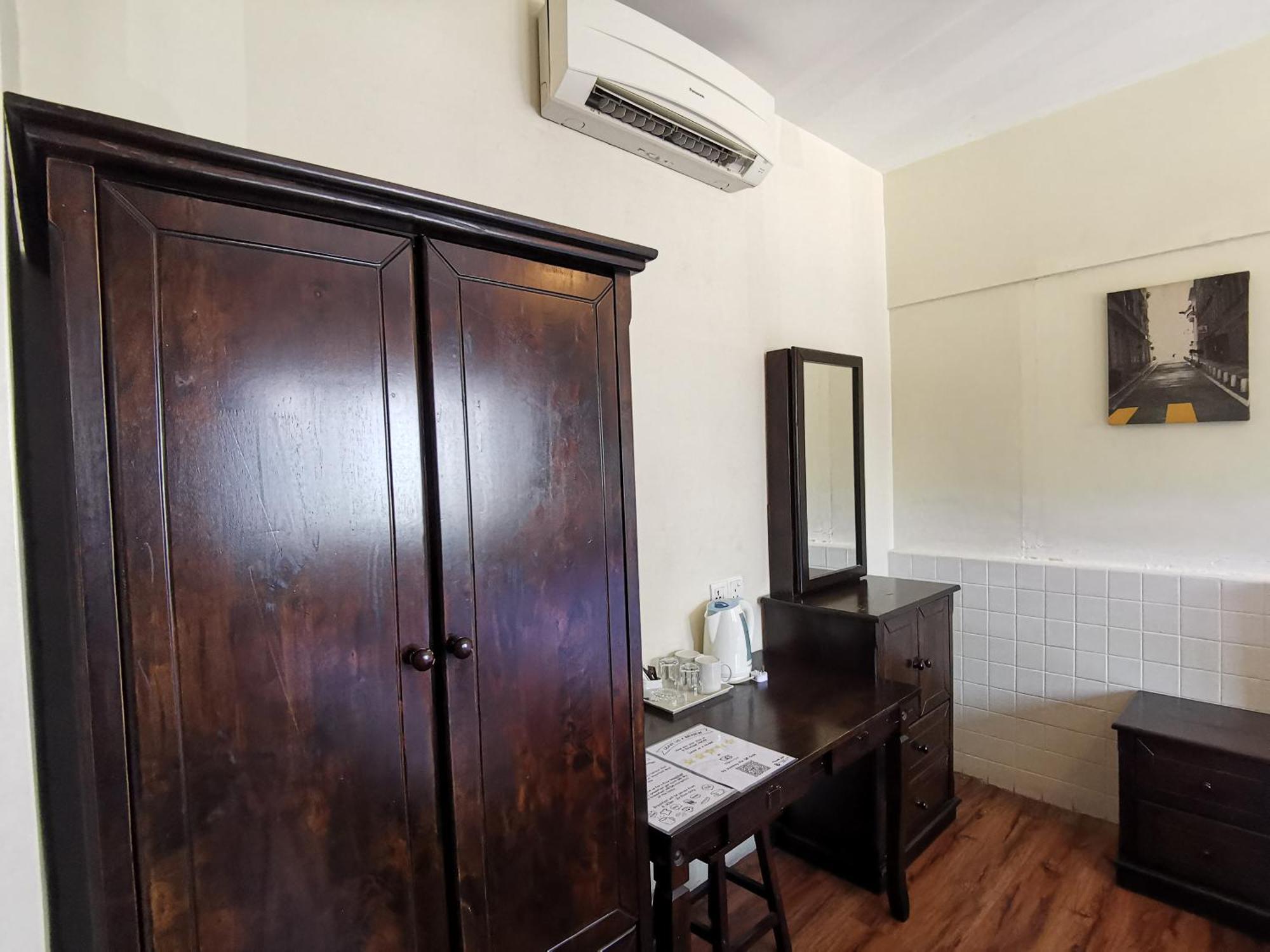 8 Boutique By The Sea Hotel Tanjung Tokong Екстериор снимка