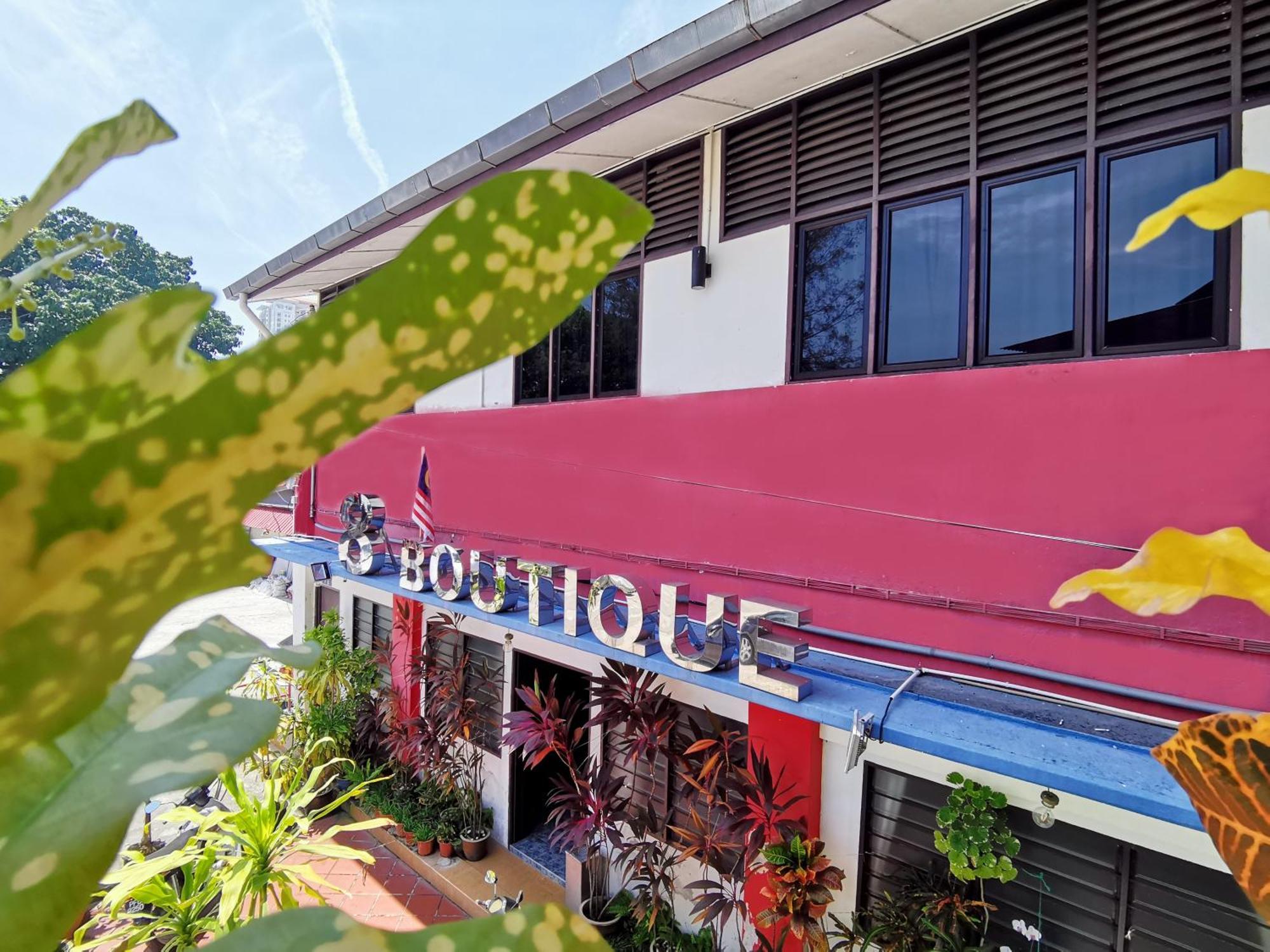 8 Boutique By The Sea Hotel Tanjung Tokong Екстериор снимка