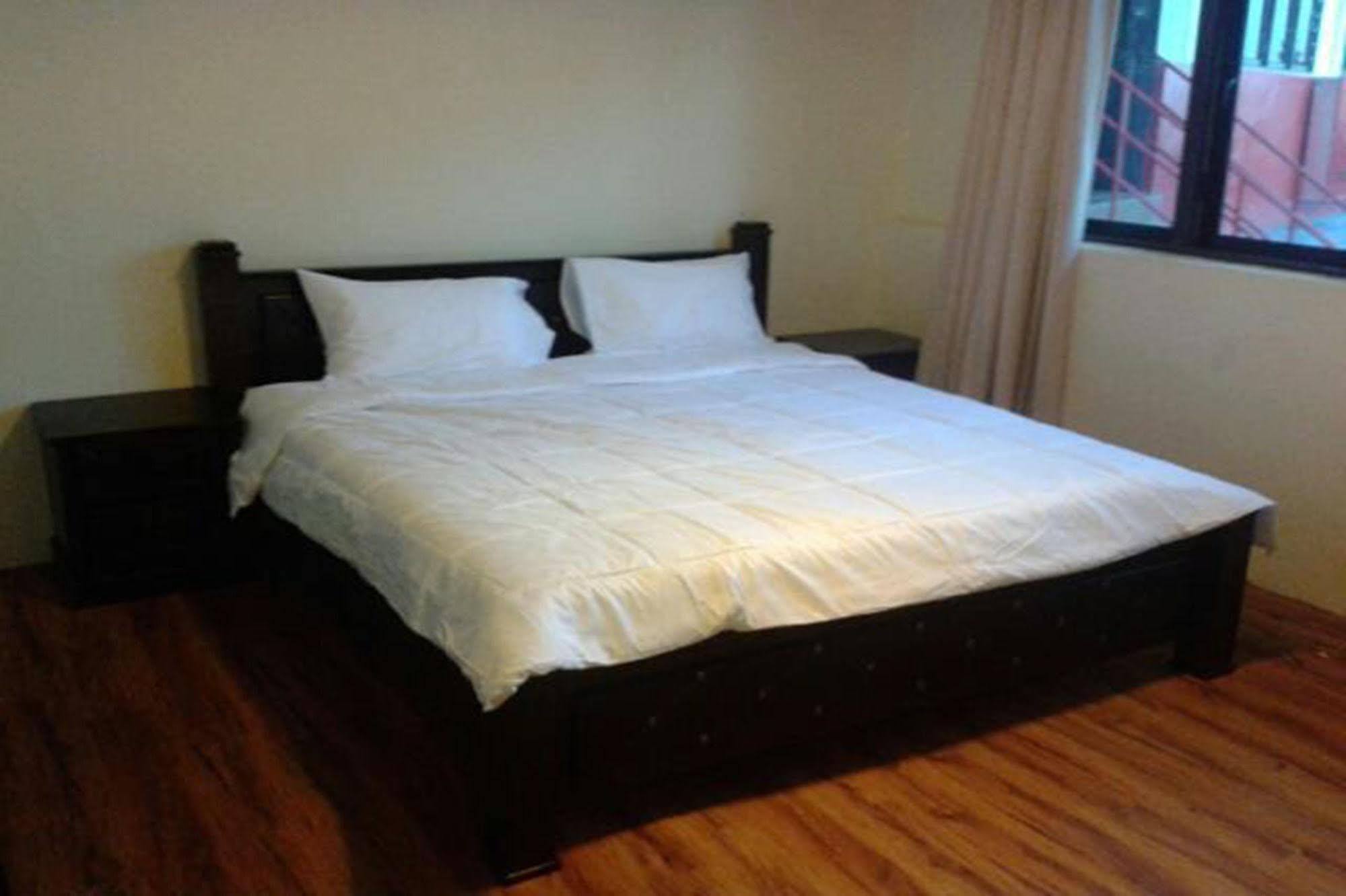 8 Boutique By The Sea Hotel Tanjung Tokong Екстериор снимка