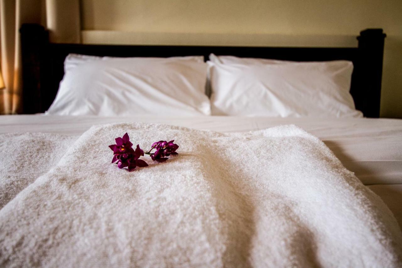 8 Boutique By The Sea Hotel Tanjung Tokong Екстериор снимка