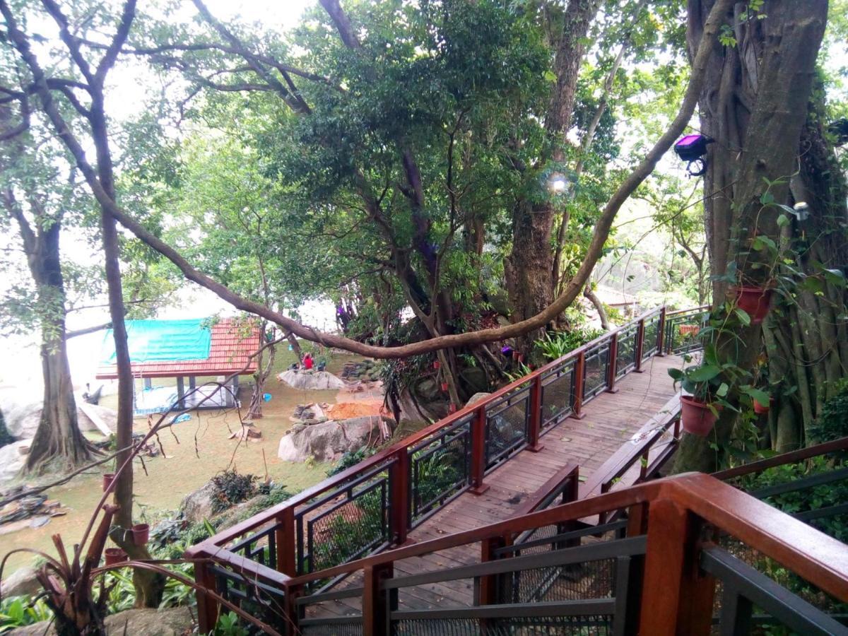 8 Boutique By The Sea Hotel Tanjung Tokong Екстериор снимка
